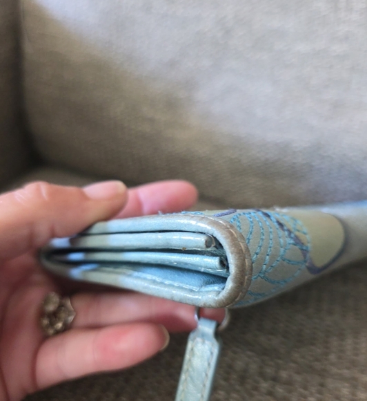 Fossil Light Blue Floral Embroidered Wallet - Picture 12 of 15